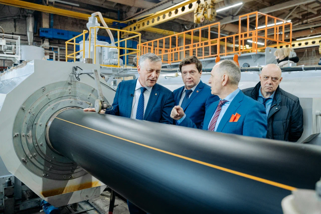 Завод «Петерпайп» открыл новую линию по производству полиэтиленовых труб для транспортировки газа.